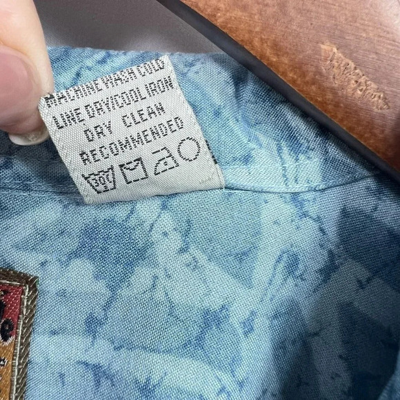 Pineapple Connection Mens Blue Hawaiian Woody Wagon Cars Button Up Shirt Size M - Picture 6 of 6